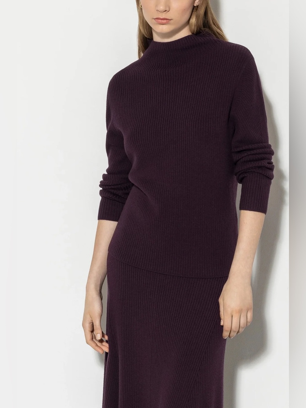 LUISA CERANO - Mock neck sweater with ribbed detail. Deep Burgundy. Size 6